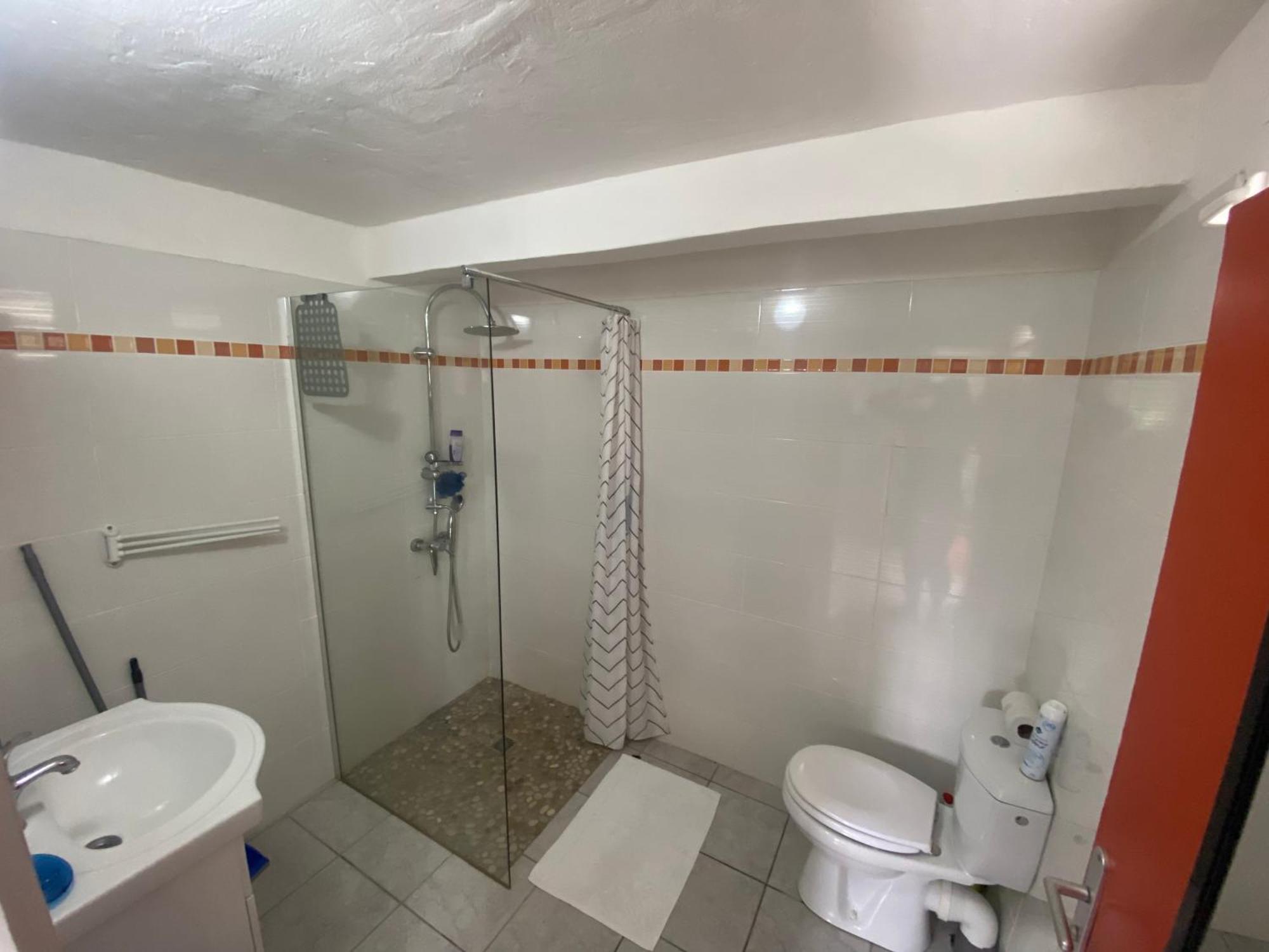Logement De 40M2 Avec Terrasse, Moderne Et Equipe Petit-Canal Luaran gambar