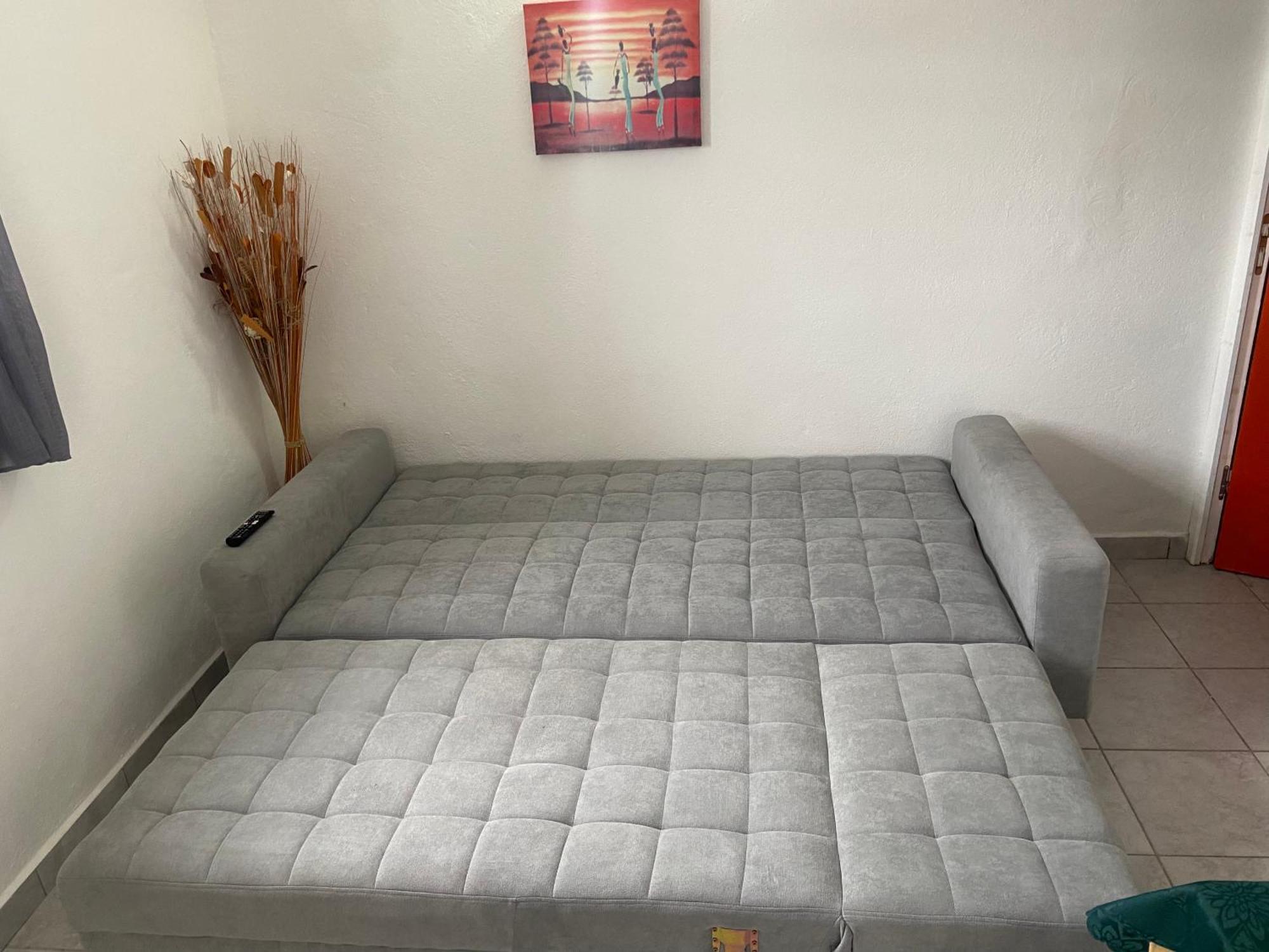 Logement De 40M2 Avec Terrasse, Moderne Et Equipe Petit-Canal Luaran gambar